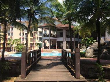 PD Perdana Homestay Pool side