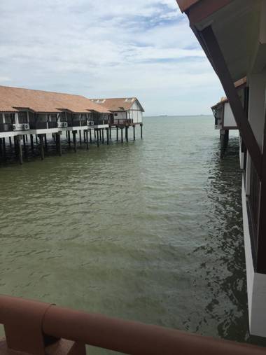 CH LXS PRIVATE PORT DICKSON (water chalet)