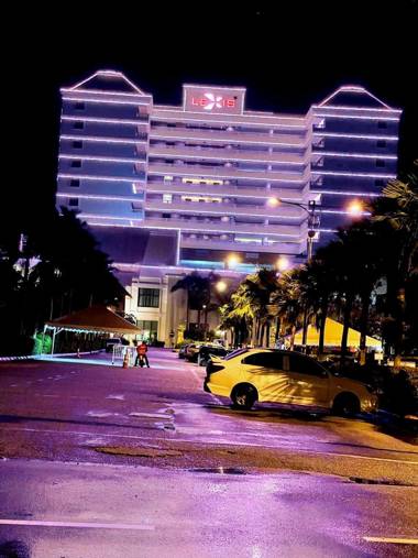 CH LXS PRIVATE PORT DICKSON (water chalet)