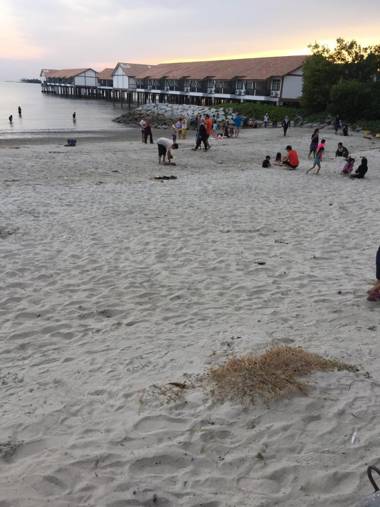 CH LXS PRIVATE PORT DICKSON (water chalet)