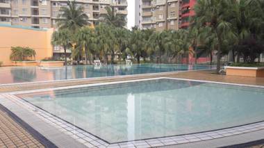 Homestay Haizal Strait View Villas