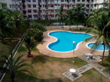 Haji Din Cocobay Condo
