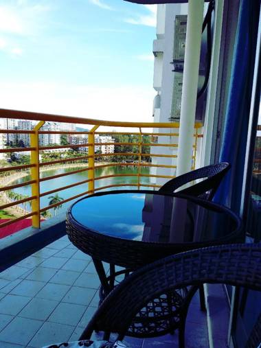 The Whale @ Bayview - Pool open