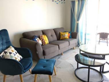 The Whale @ Bayview - Pool open