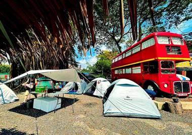 PD London Bus Retro Village