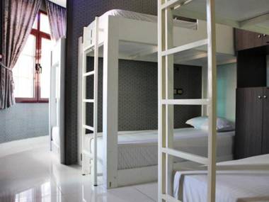 OYO 89494 Max Star Hotel