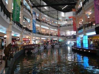 New Wave Hotel Seri Kembangan