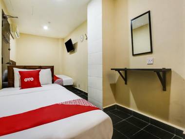 OYO 43927 Sassana Hotel