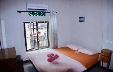 Birdnest Guesthouse Gaia Rooftop Cafe