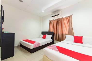 OYO 304 Zero Hour Hotel