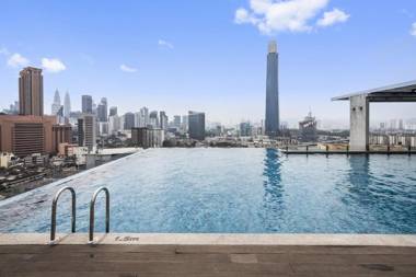 Greystone Haus D' Majestic Place