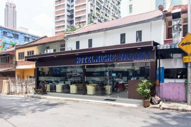 OYO 90143 Niche Valley Hotel