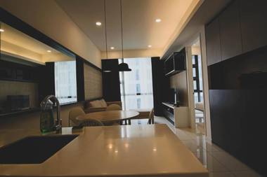 Scarlet Robertson suites