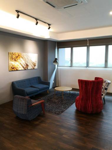 Old Klang Road near Midvalley 6pax