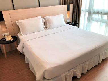 Swiss Garden Residence by Widebed