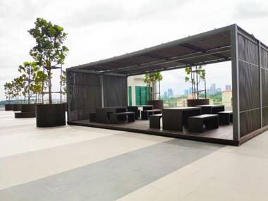 One Residences 4 pax 5 mins to MyTOWN