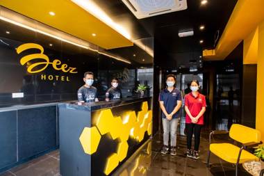 BEEZ HOTEL