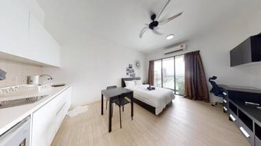 PJ Grand Sofo NETFLIX Wifi FREE parking 2pax