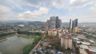 KLCC  3 Towers Duplex Office Suites [6 Pax]