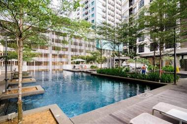 A Lux & Spacious Apt for 4 in KLCC