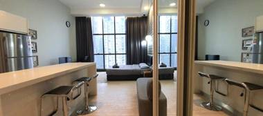 Minimalist Studio Suite M City