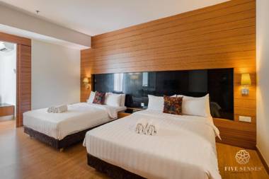 Sakura  2 BR (1 Queen & 2 Queen bed)