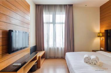 Sakura  2 BR (1 Queen & 2 Queen bed)