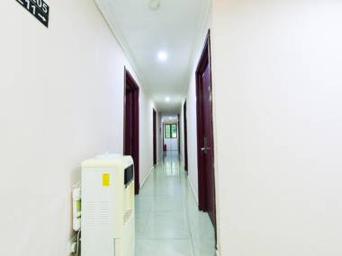 OYO 90562 J Hostels Pj