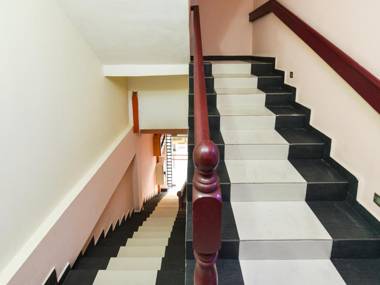 OYO 90562 J Hostels Pj