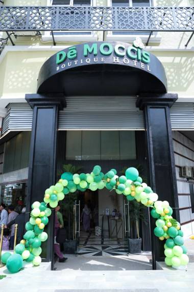 Dē MOCCIS Boutique Hotel