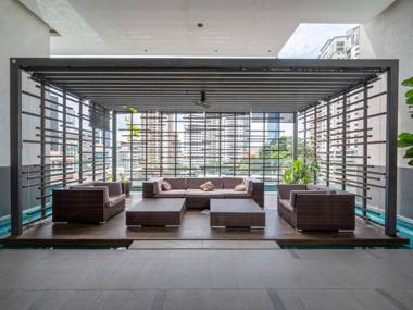 Greystone Ceylonz Suites