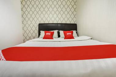 OYO 89583 Grove Hotel