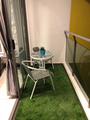 Buff Evo Soho Bangi Sentral with NETFLIX & WiFi