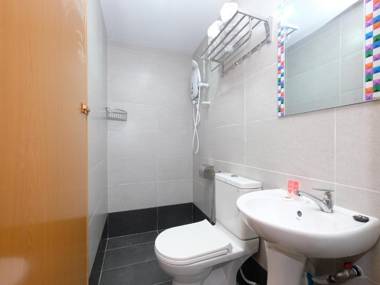 OYO 44043 First Garden Hotel