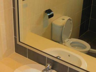 Misty Apartments@Iris House Resort