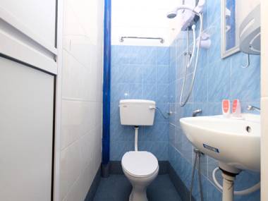 OYO 44029 Tudor Home Inn