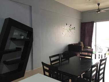 Cameron Somer Square @ Golden Hill