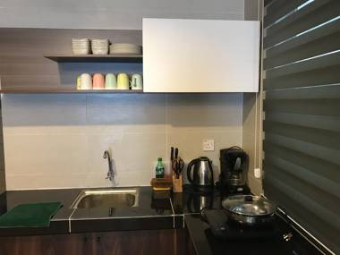 Leo's Home Stay @QUINTET (Wi-Fi Ready)