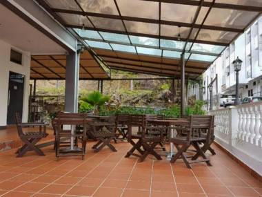 THE BEAUTIFUL MARIGOLD HOTEL