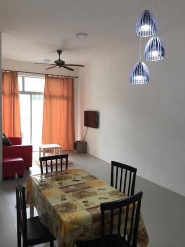 Cameron's Square Apartment