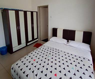 Cameron 2Room Square @Golden Hill