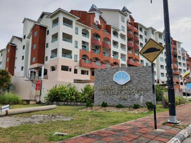THAMZ Room @ Marina Island Teluk Batik Manjung