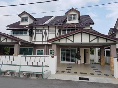 Sitiawan Homestay