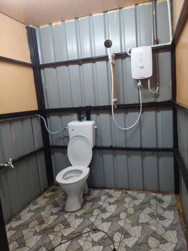 OYO Home 90515 Rin Rakit Water Hut