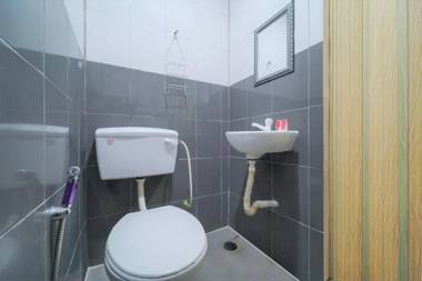 OYO 89820 Sp Berlian Inn