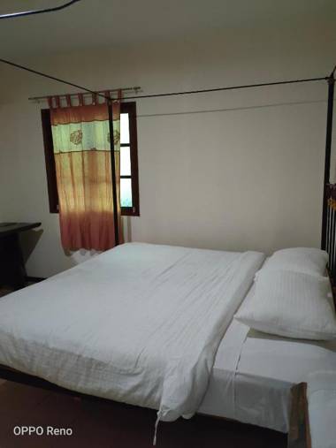 Kuching Waterfront Lodge