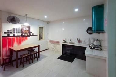 OYO HOME 90260 Natol Homestay London