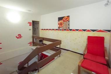 OYO HOME 90260 Natol Homestay London