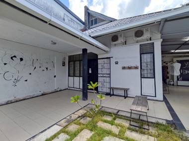 OYO HOME 90322 Yons' Homestay