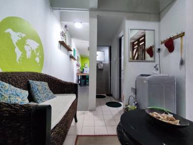 OYO HOME 90322 Yons' Homestay